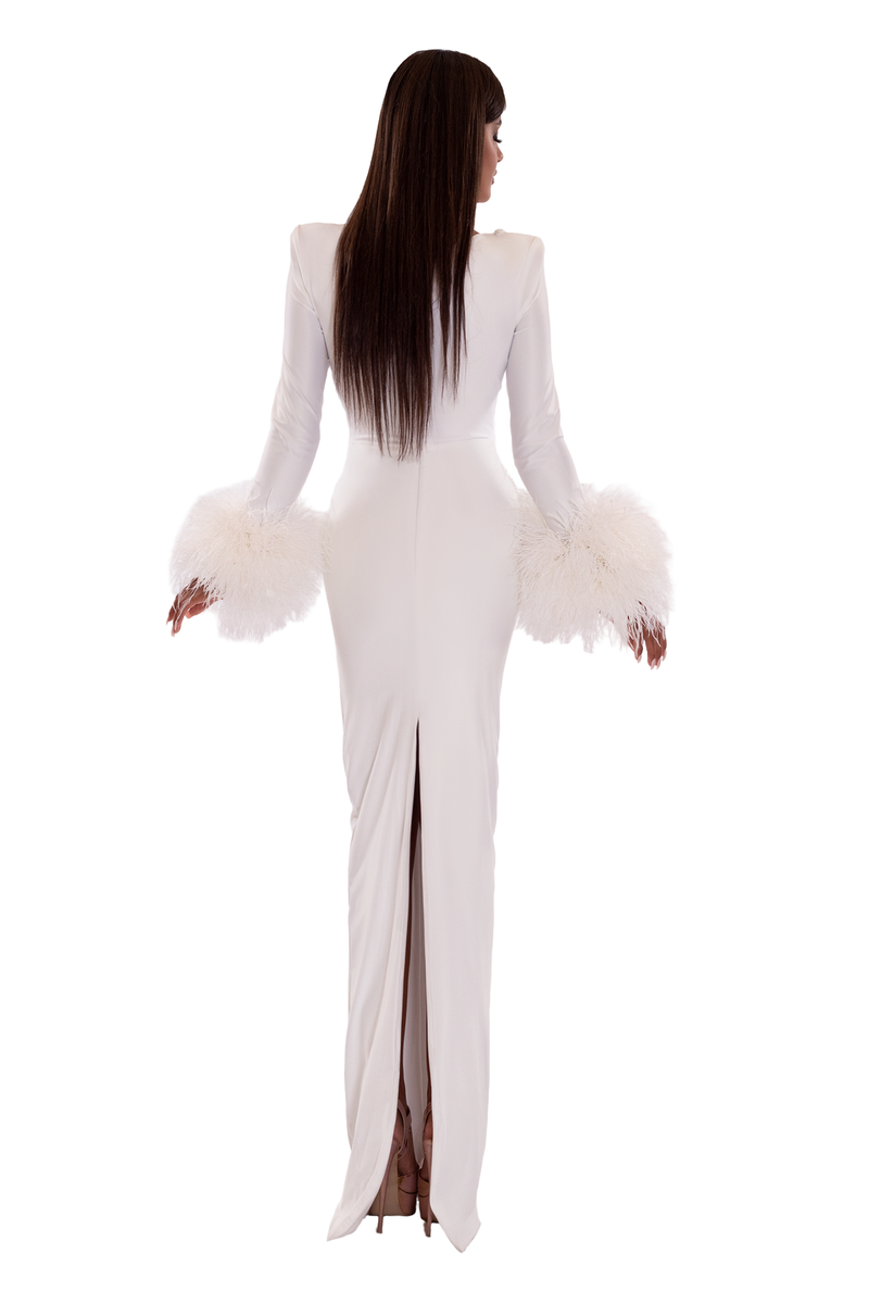 LONG WHITE DRESS AND FEATHER ON SLEVEES ALBINA DYLA LONG WHITE DRESS AND FEATHER ON SLEVEES ALBINA DYLA