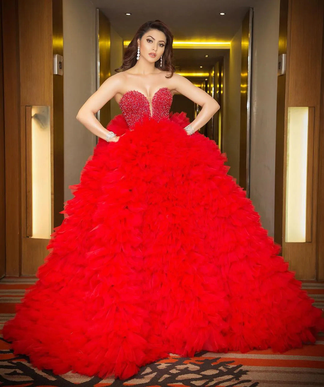 Urvashi Rautela sat on 4 chairs at Filmfare Awards 2020; here’s why